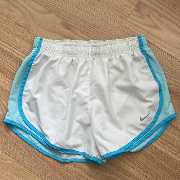 Nike Women’s Dri-FIT Tempo Mid-Rise Brief-Lined Running Shorts | M - Picture 3 of 5